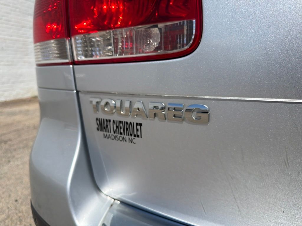 Used 2006 Silver Volkswagen V10 TDI image 16