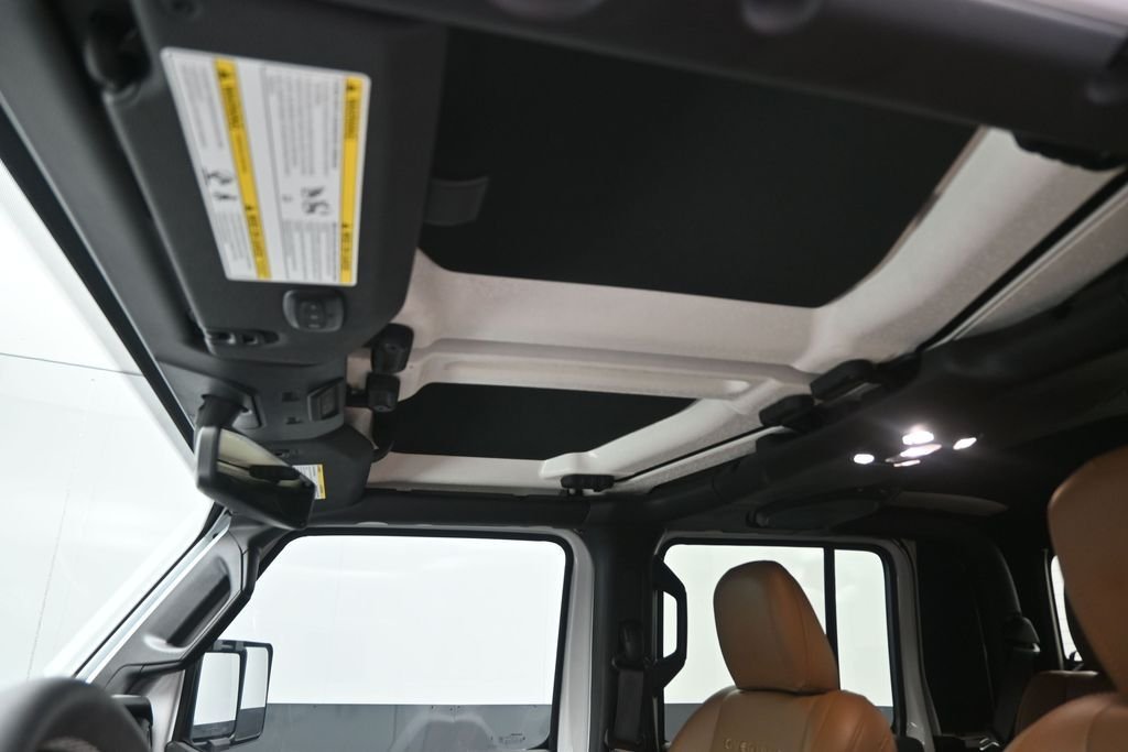 Used 2023 White Jeep Overland image 23