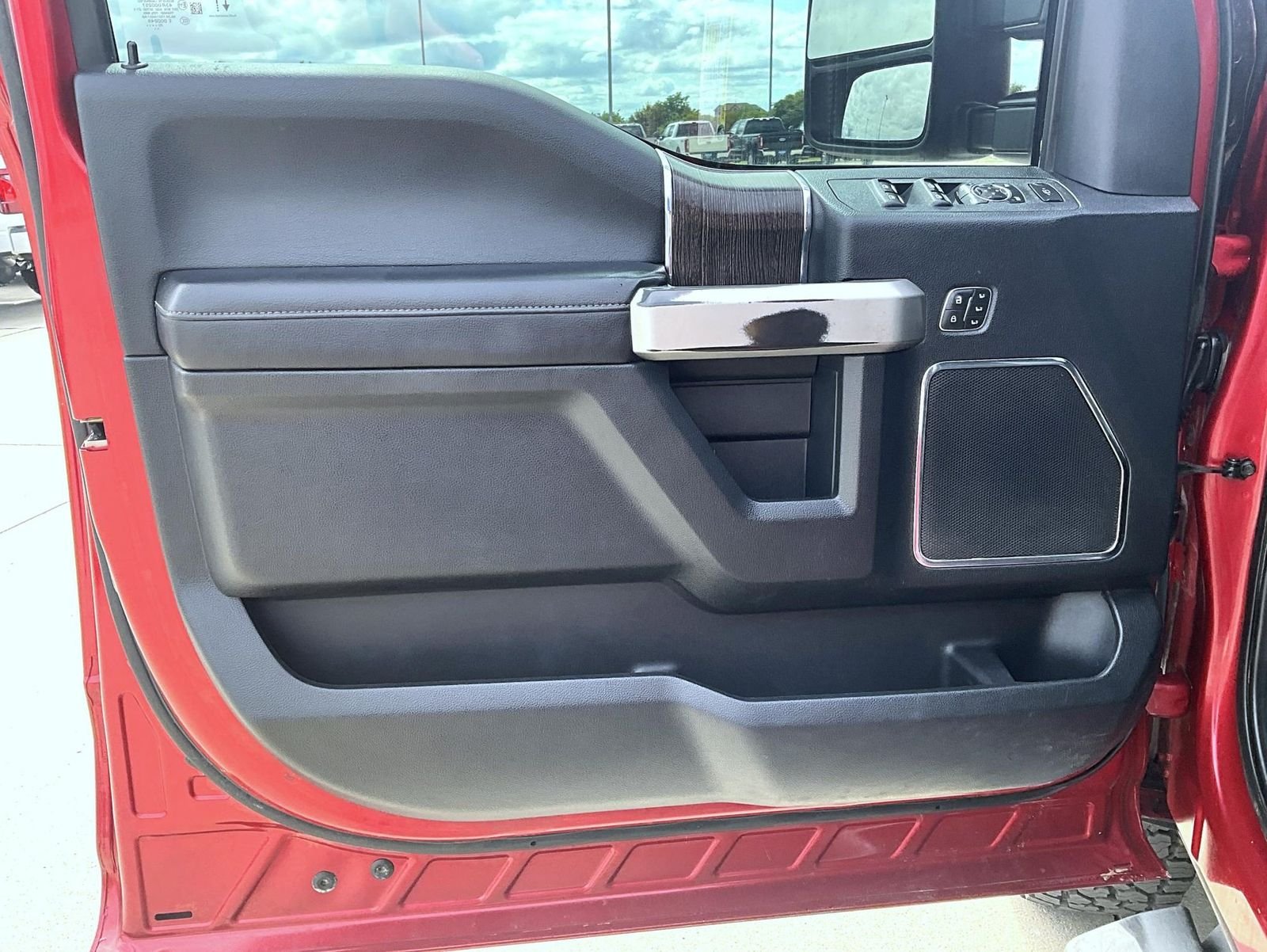 Used 2020 Gray Ford Lariat image 9