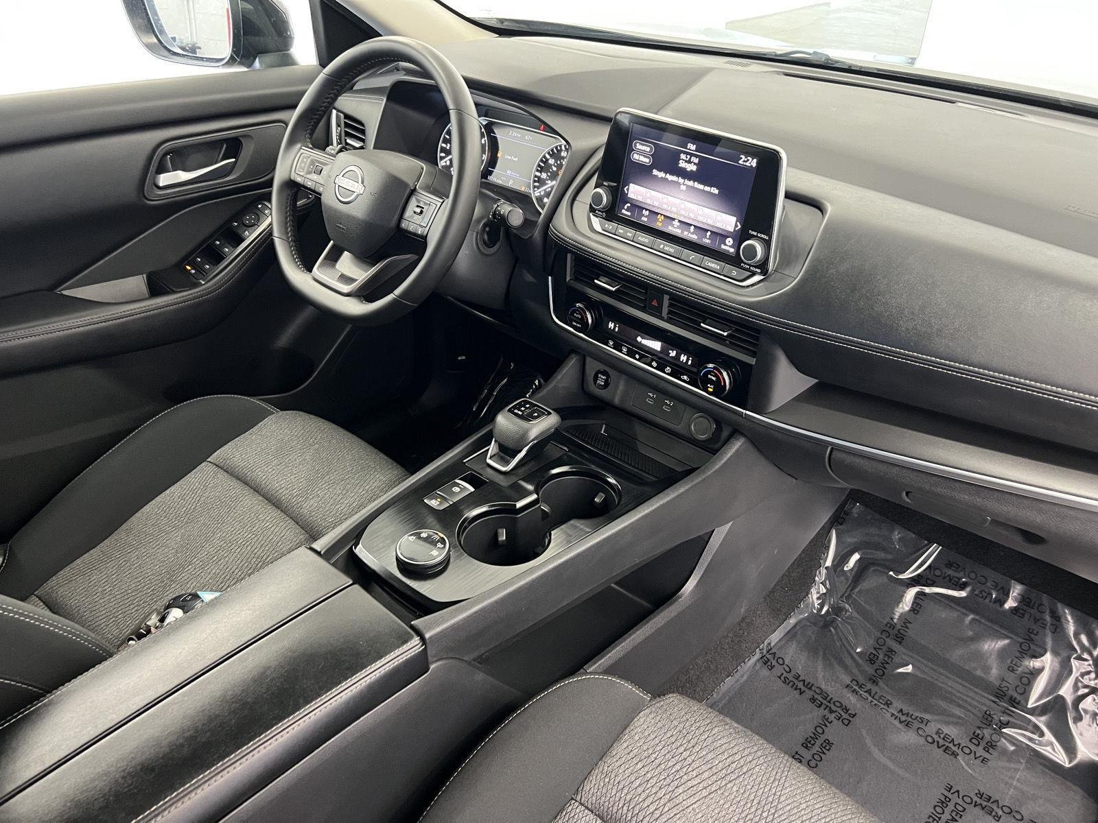 2025 Nissan Rogue SV - Photo 29