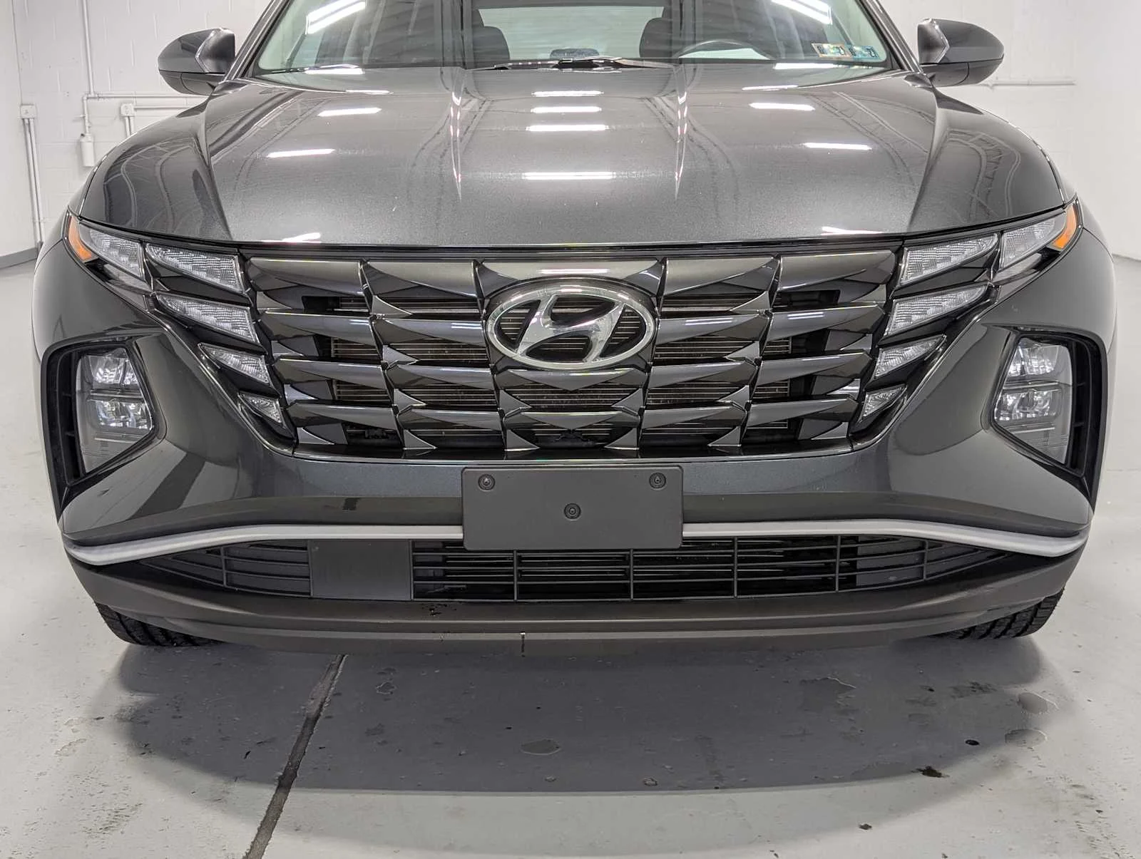 Used 2024 Dark Gray Metallic Hyundai SEL image 2