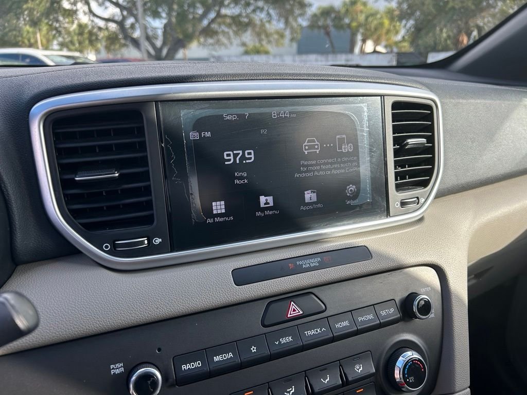 Used 2020 White Kia S image 28