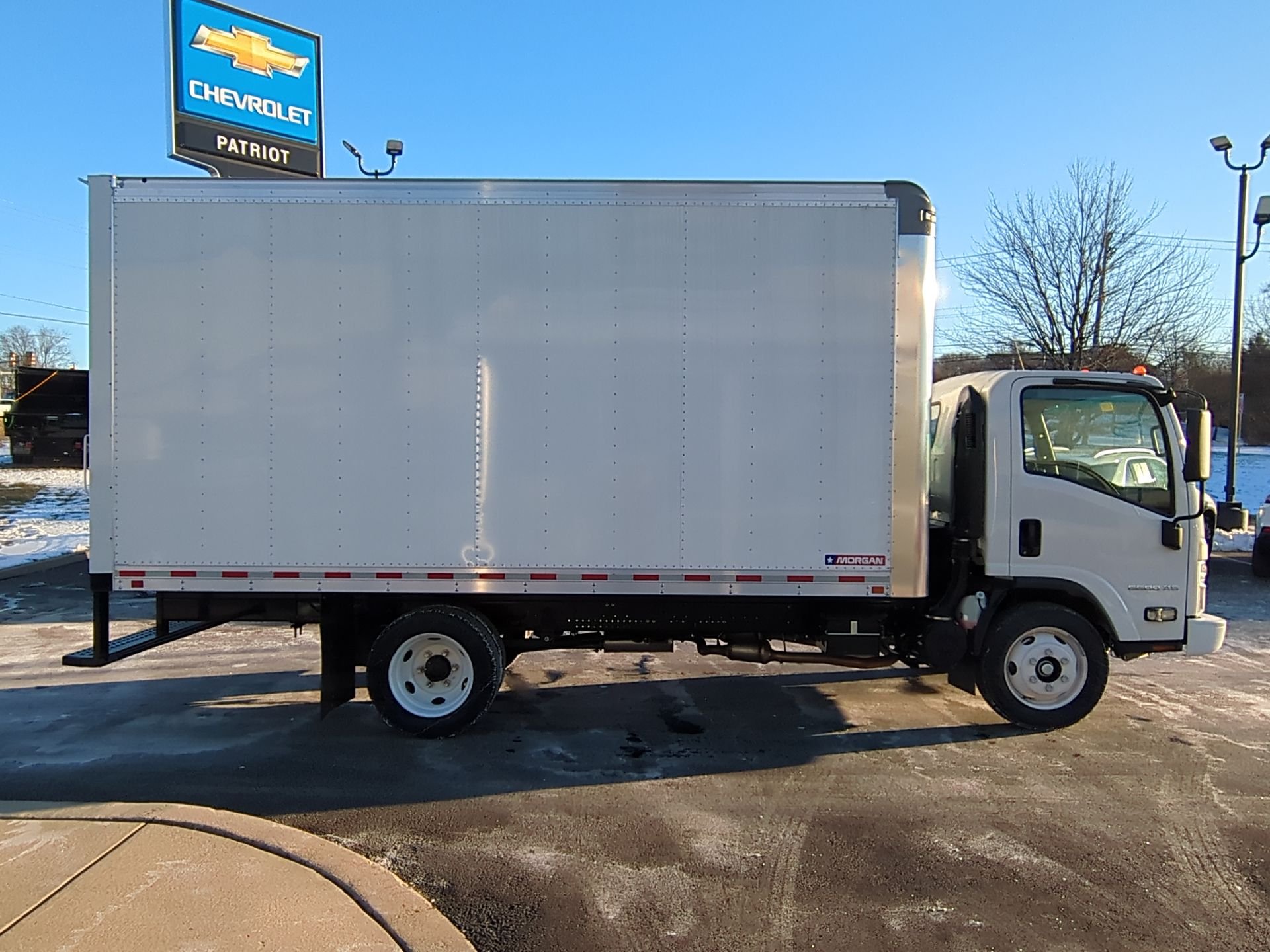 New 2024 Arc White Chevrolet  image 34