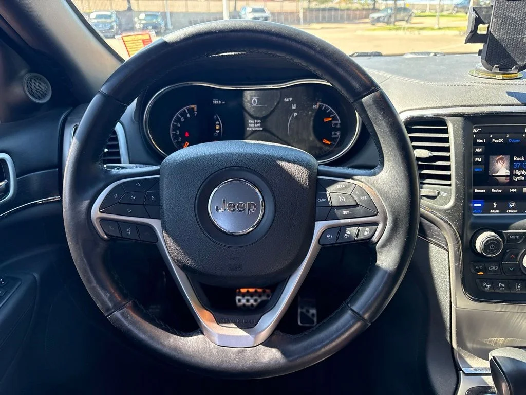 Used 2018 Red Jeep Overland image 13