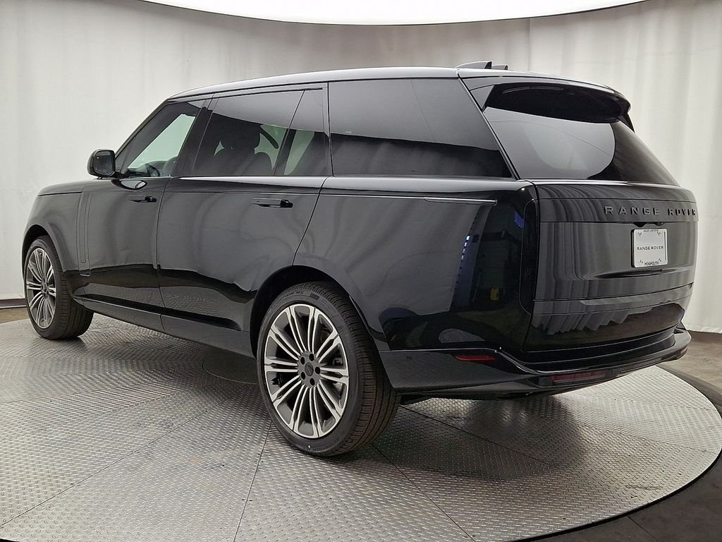New 2026 Santorini Black Land Rover SE image 4