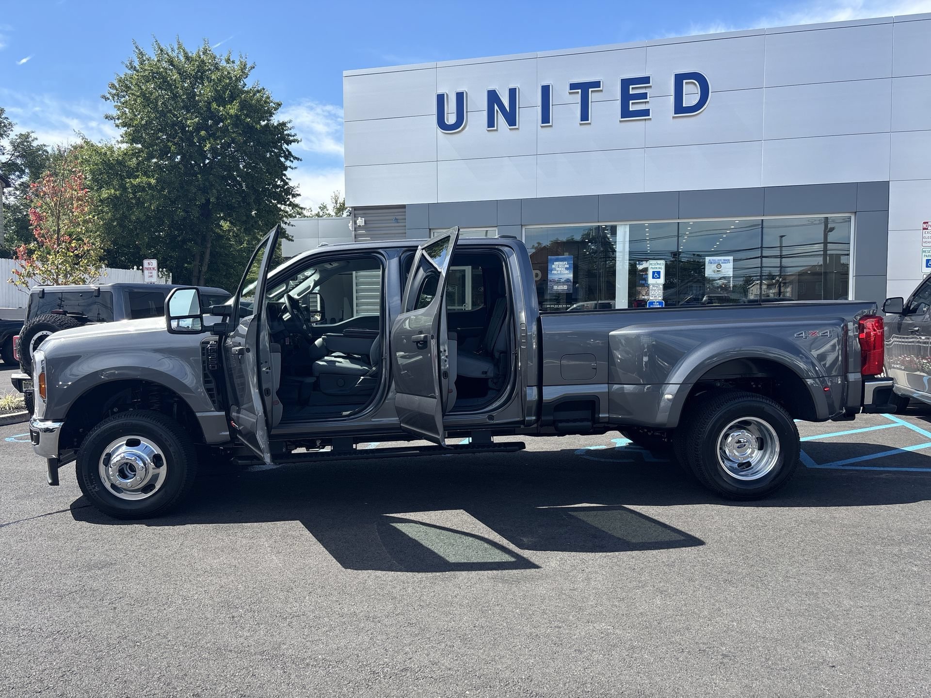 New 2027 Carbonized Gray Metallic Ford F-350® XL image 27