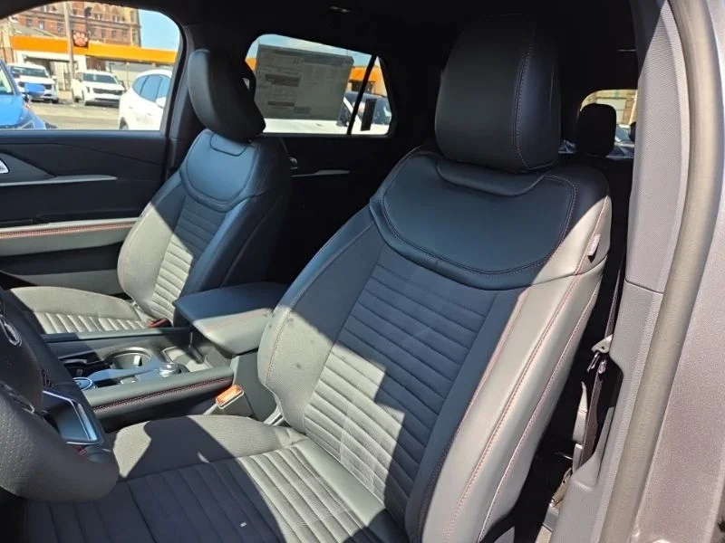 New 2026 Carbonized Gray Metallic Ford ST-Line image 28