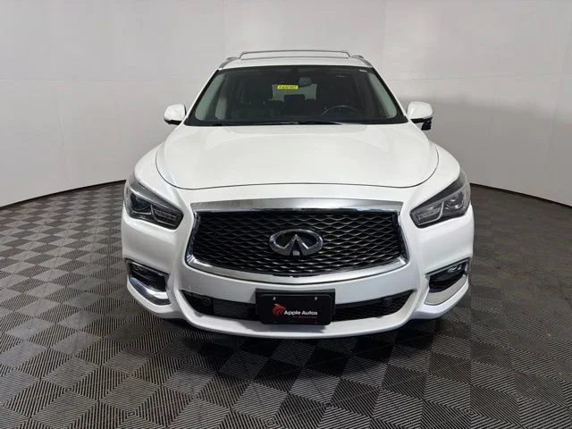 Certified Used 2019 White INFINITI LUXE image 4