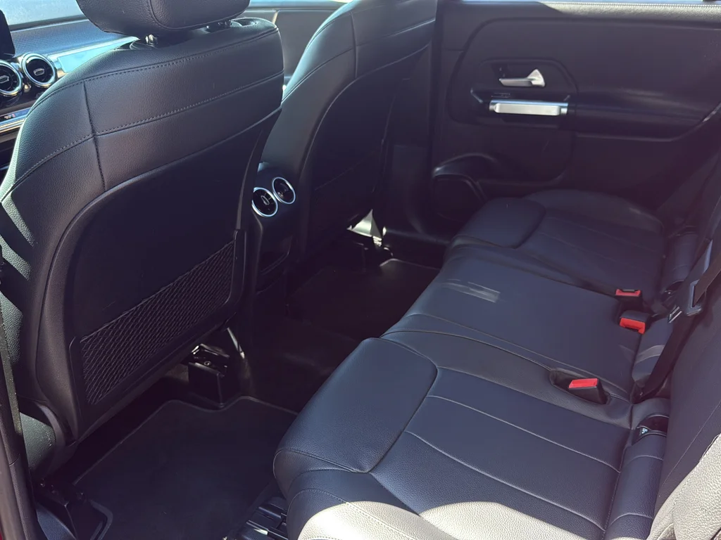 Used 2020 Red Mercedes-Benz GLB 250 image 11