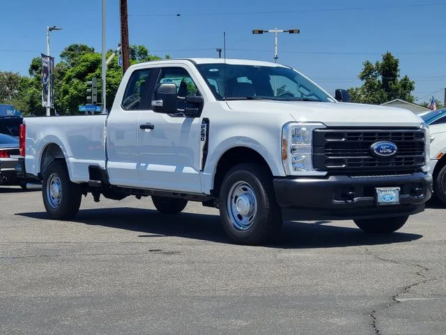 New 2026 Oxford White Ford XL image 31