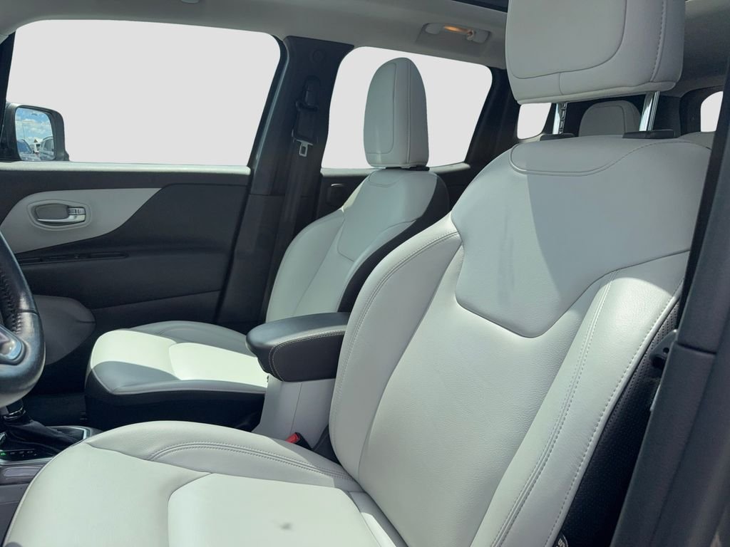 Used 2022 Gray Jeep Limited image 11