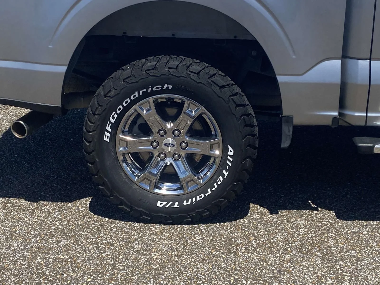 Used 2023 Silver Ford XLT image 9