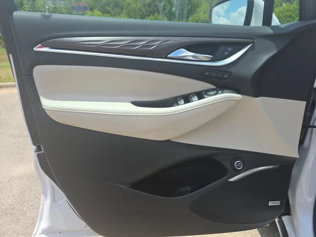 Used 2023 White Buick Avenir image 29