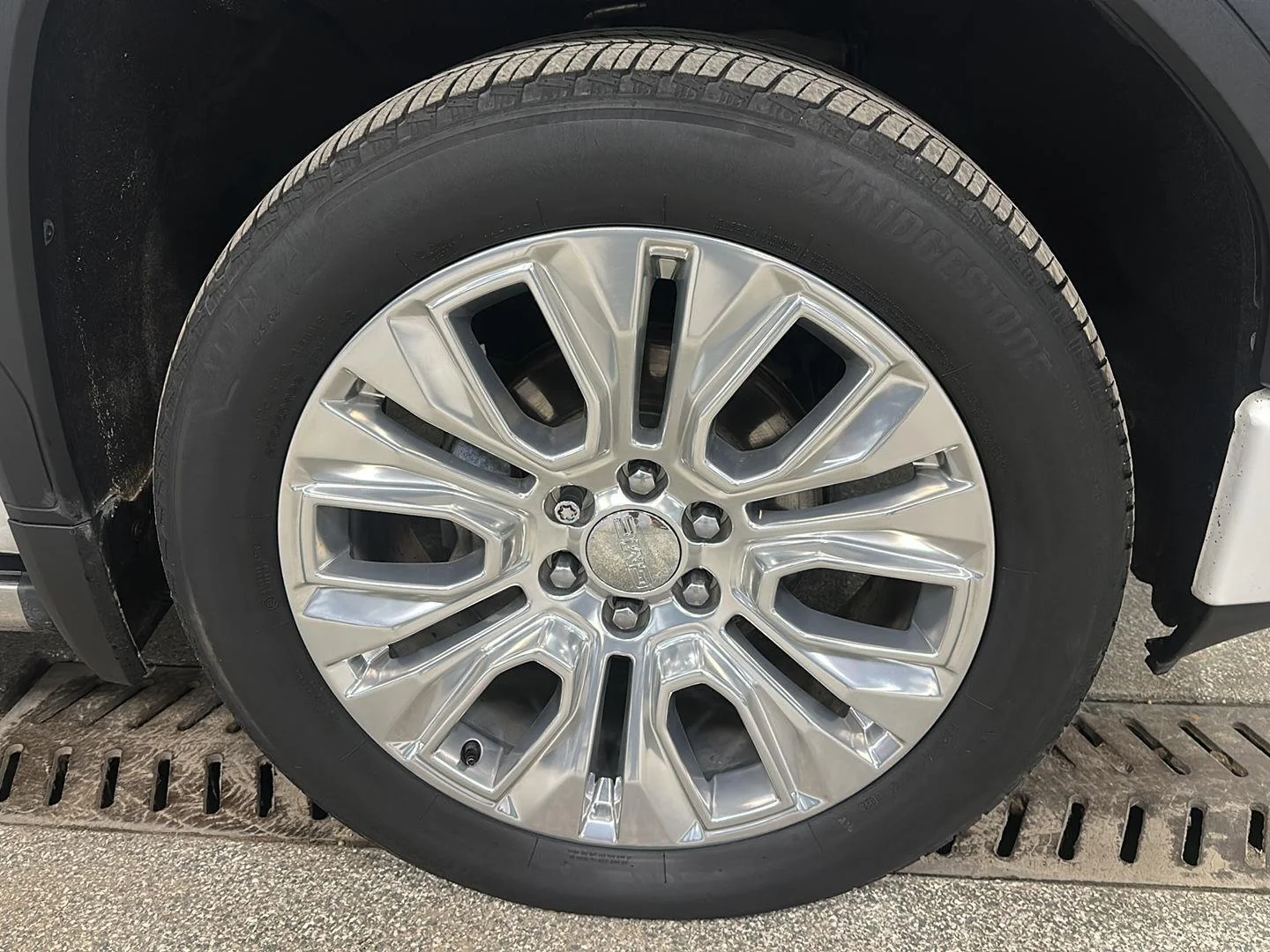 Used 2020 White Frost Tricoat GMC Denali image 12