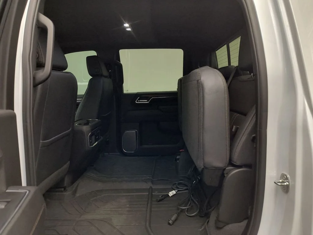 Used 2024 Iridescent Pearl Tricoat Chevrolet High Country image 22
