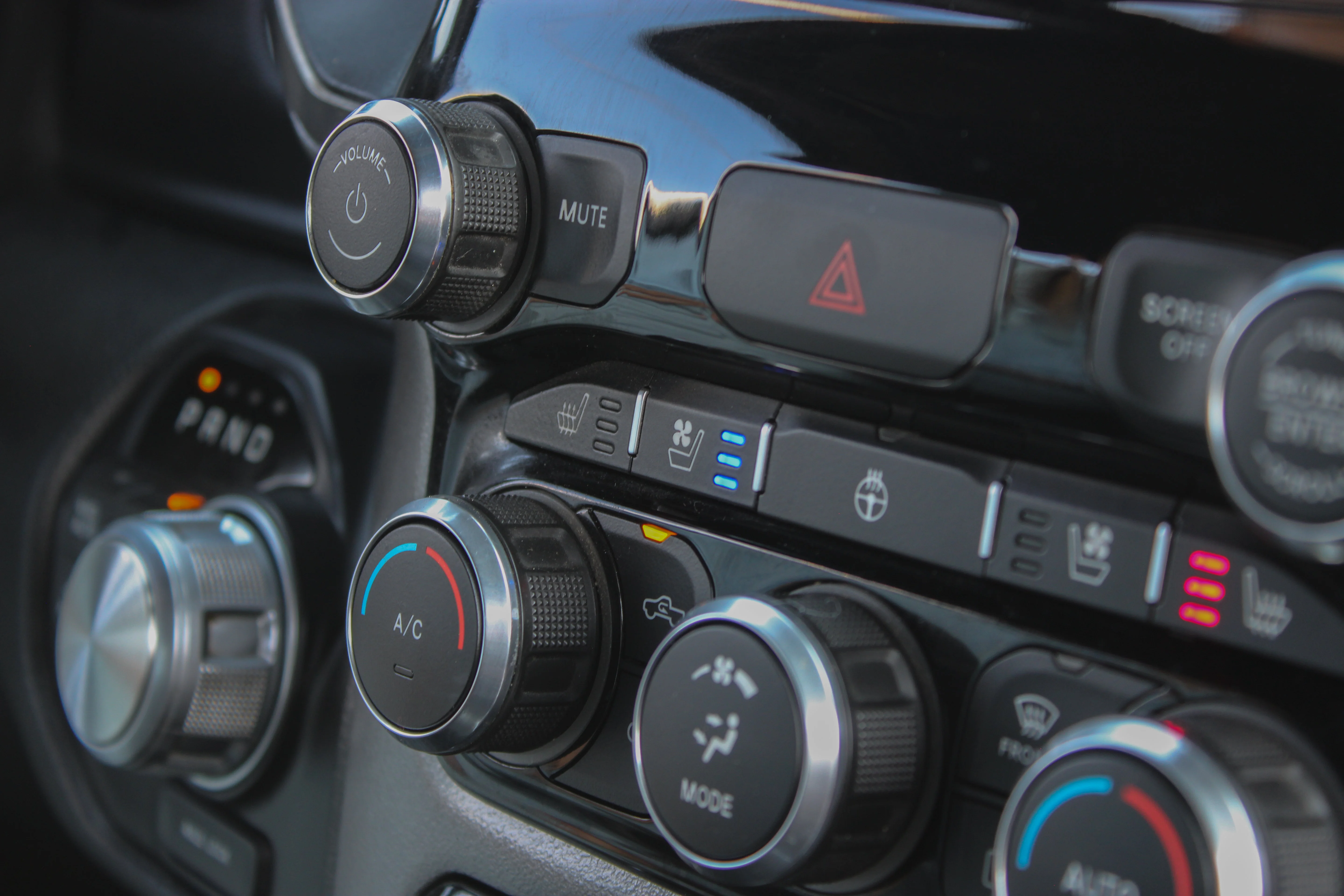 Used 2019 Red RAM Sport* | Heated & Ventilated Seats | Panoramic Sunroof | Electronic Locking Rear Differential | image 32