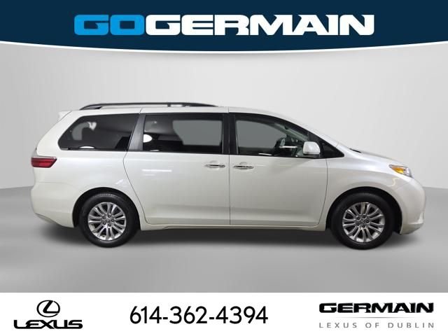 Used 2017 White Toyota XLE image 5