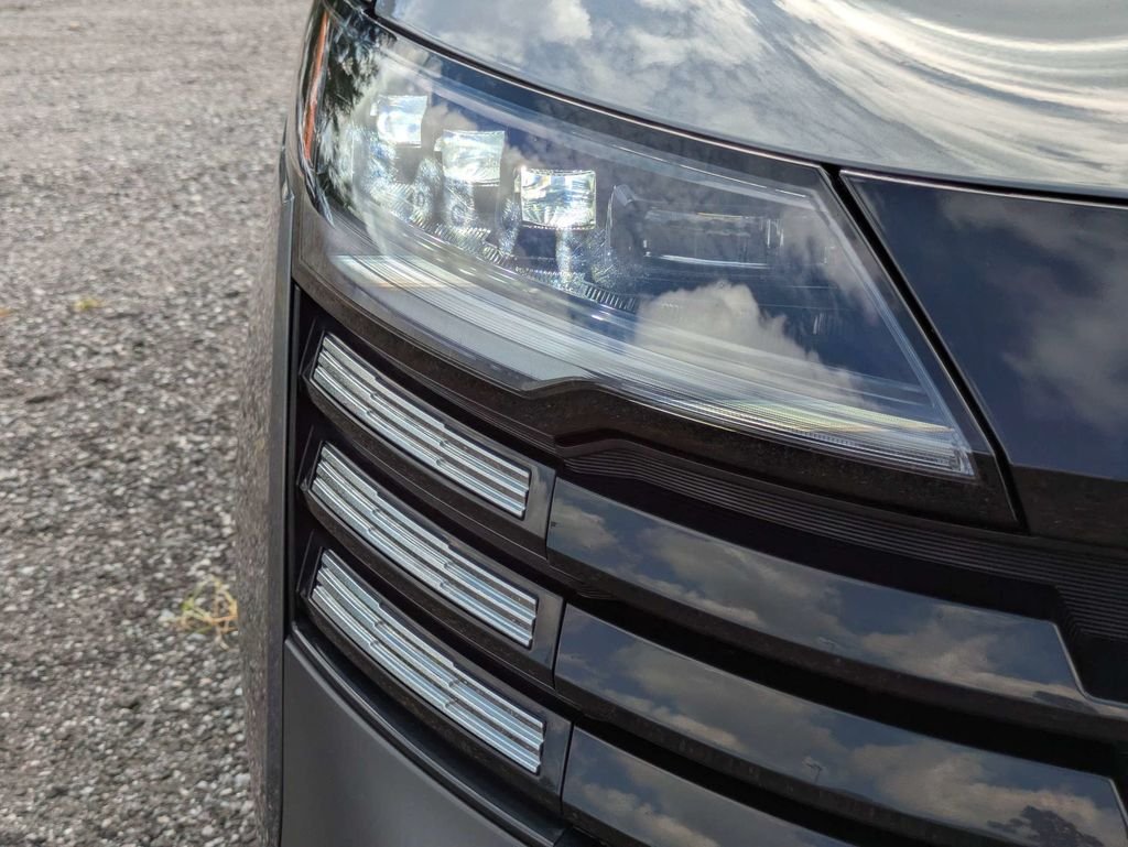 Used 2025 Gray Nissan S image 11