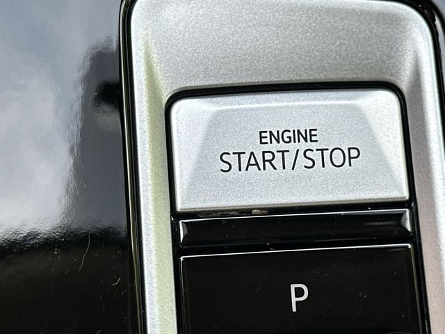 Certified Used 2024  Volkswagen 2.0T SE w/Technology image 30