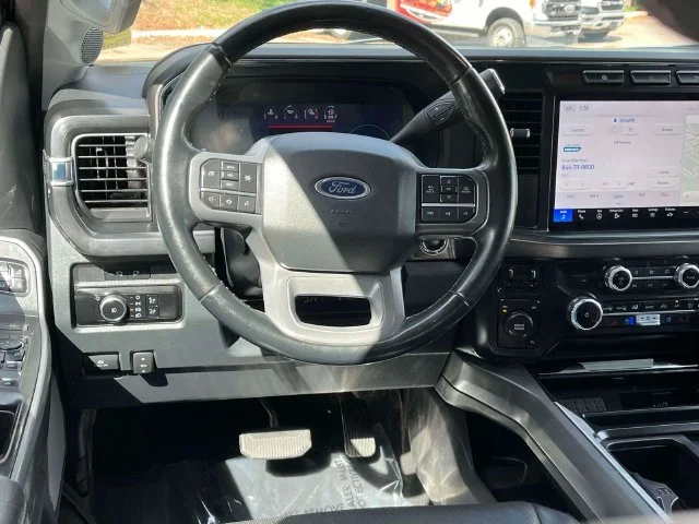Used 2023 Gray Metallic Ford Lariat image 18