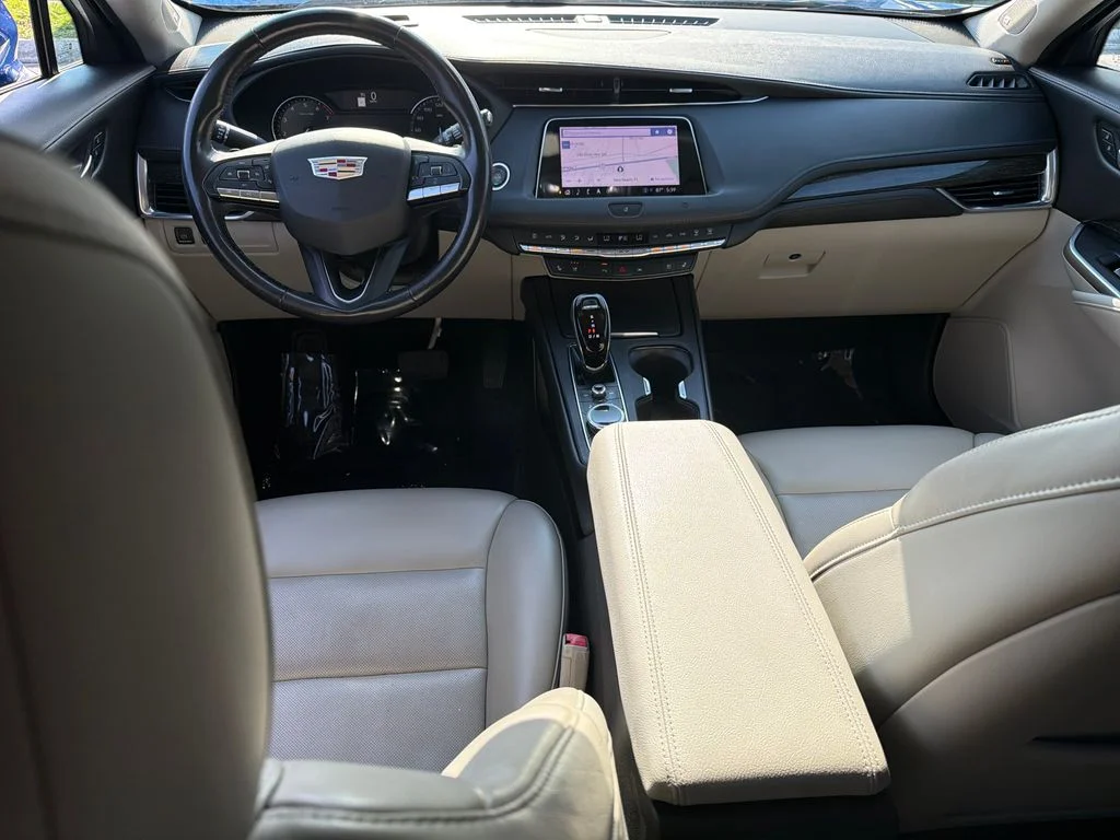 Used 2021  Cadillac Premium Luxury image 15