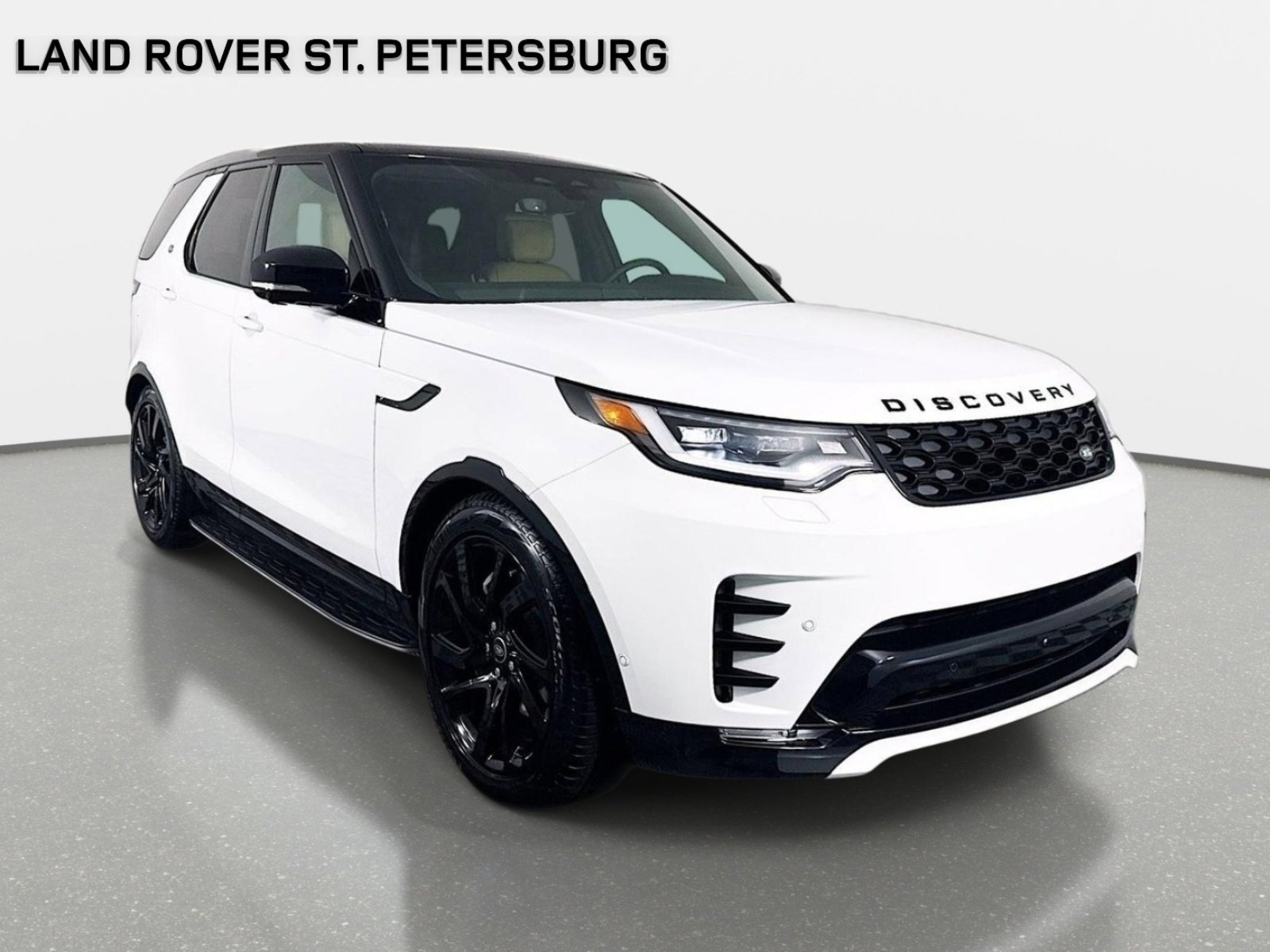 Used 2025 Fuji White Land Rover Dynamic SE image 3