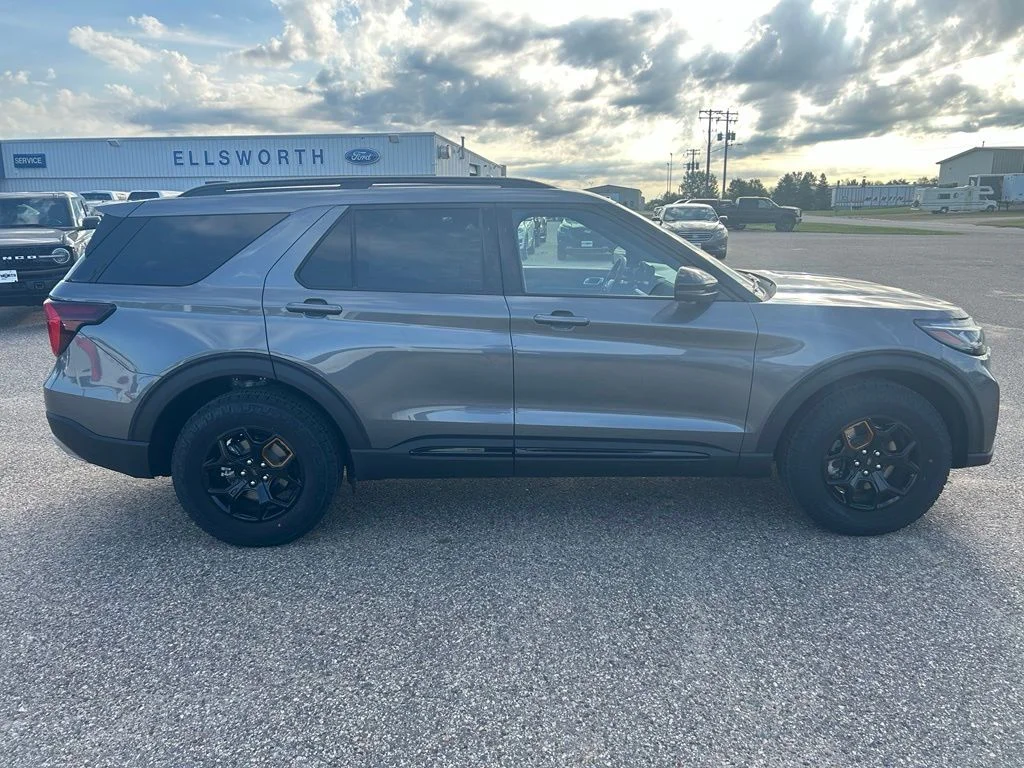 New 2026 Carbonized Gray Metallic Ford Tremor® image 8