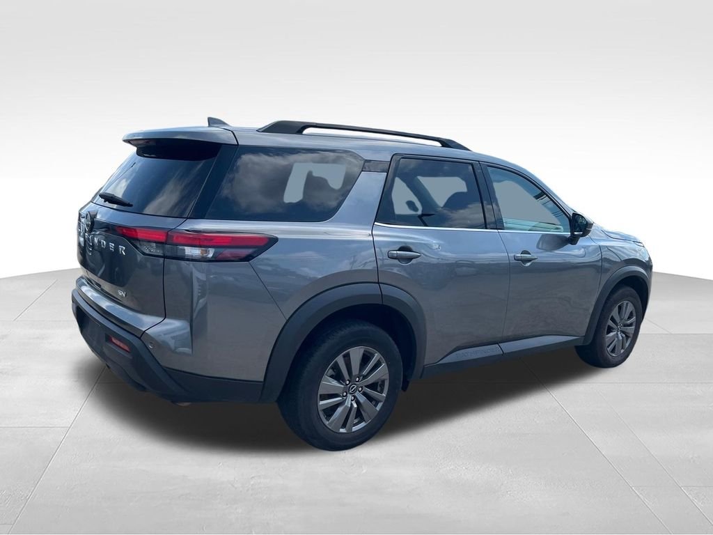 Used 2024 Gray Nissan SV image 5