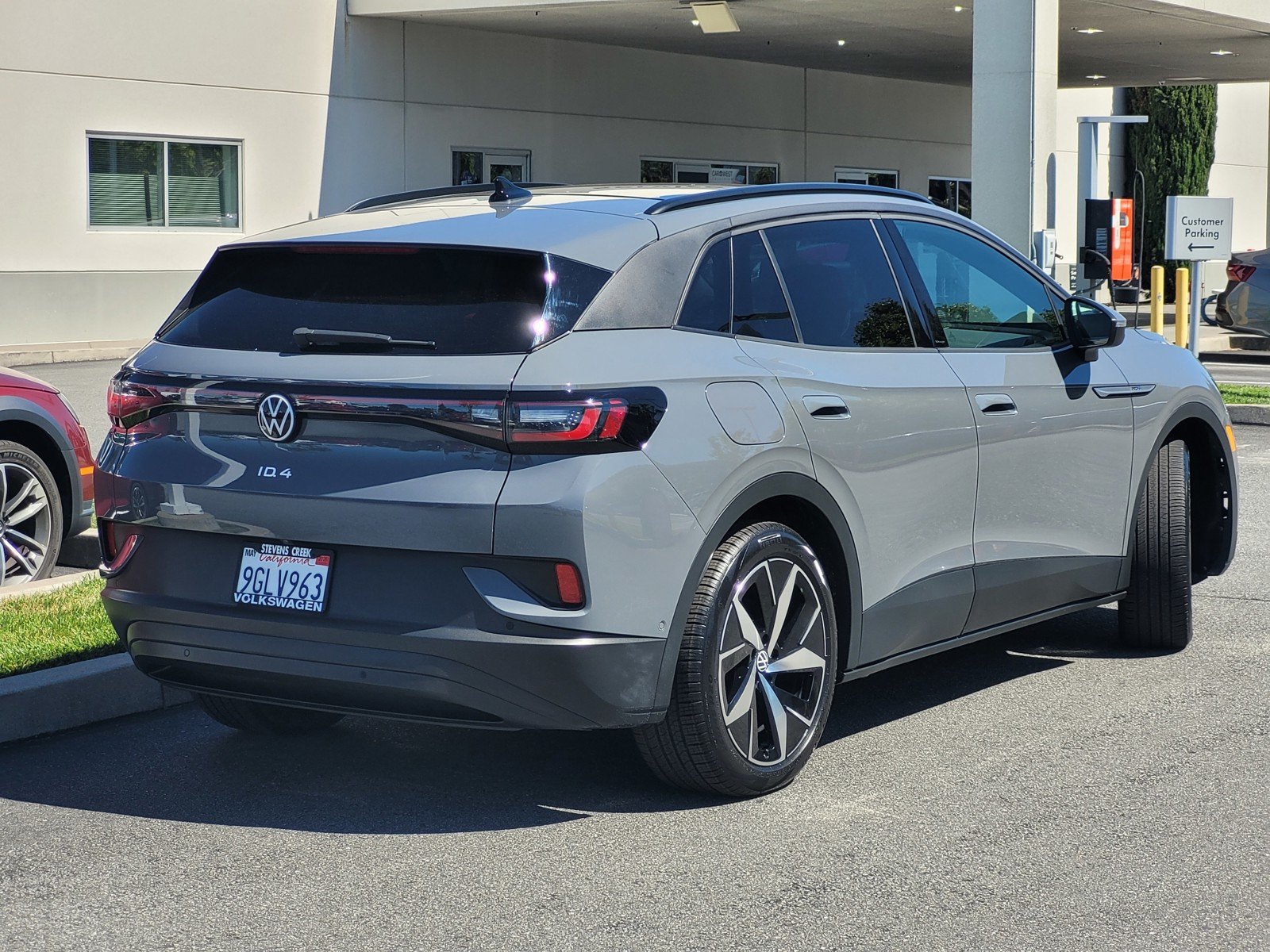 Certified Used 2023 Gray Volkswagen Pro S image 4