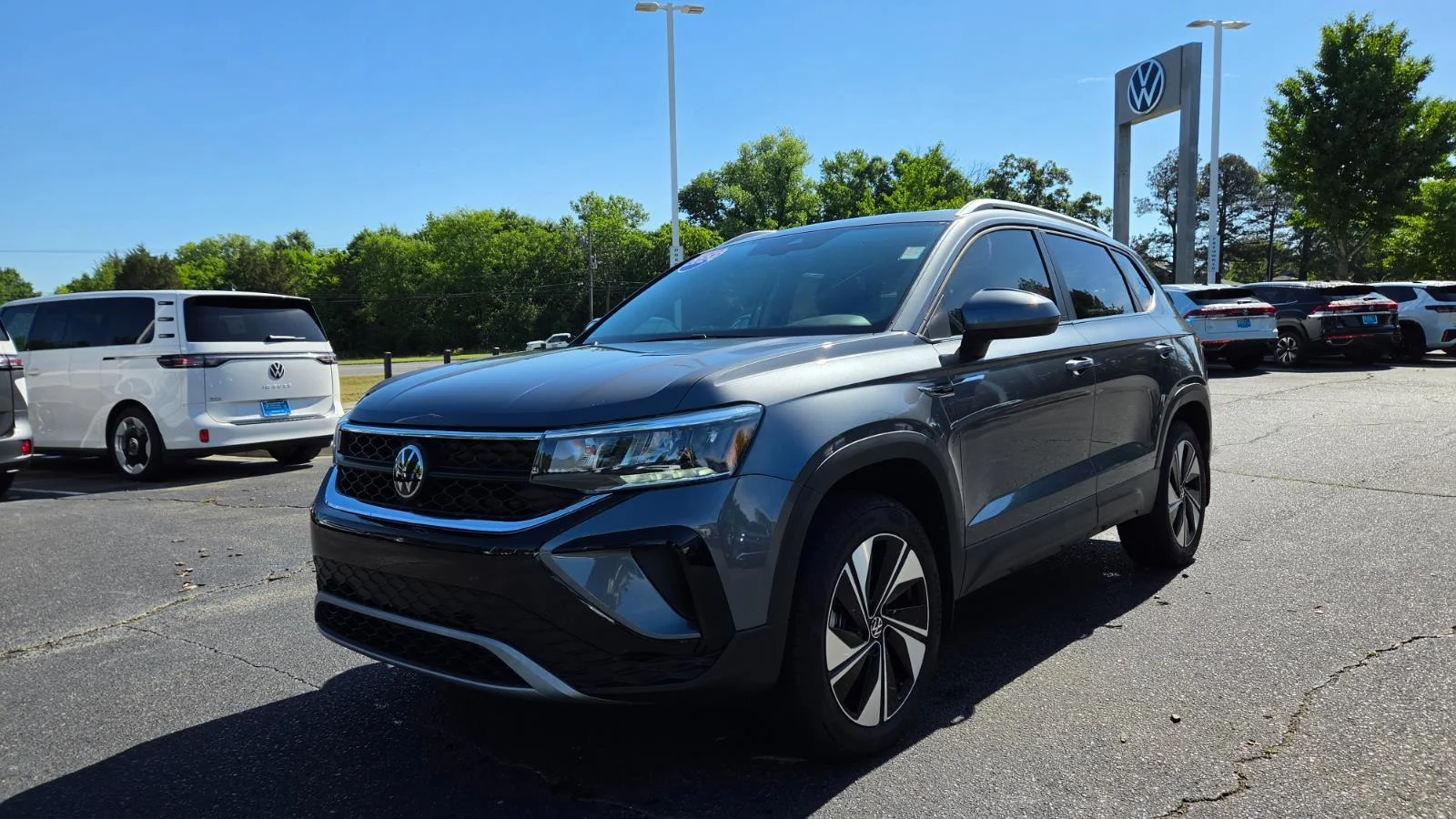 2024 Volkswagen Taos SE - Photo 9
