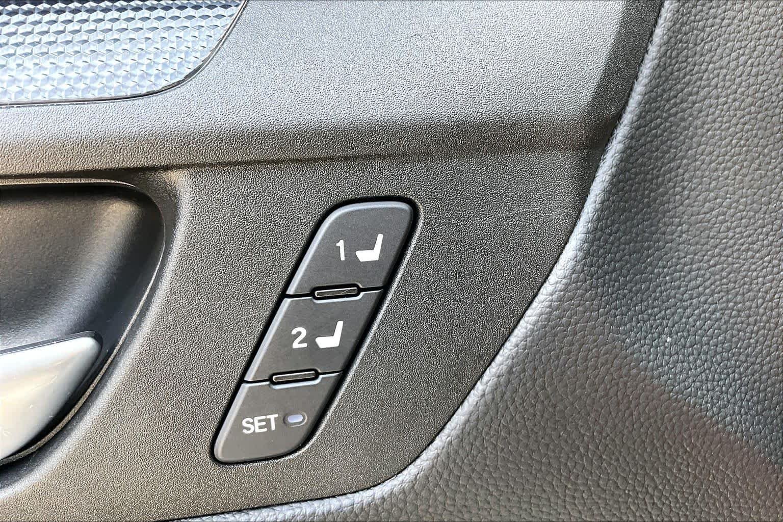Used 2024 Lunar Silver Metallic Honda Sport-L image 34