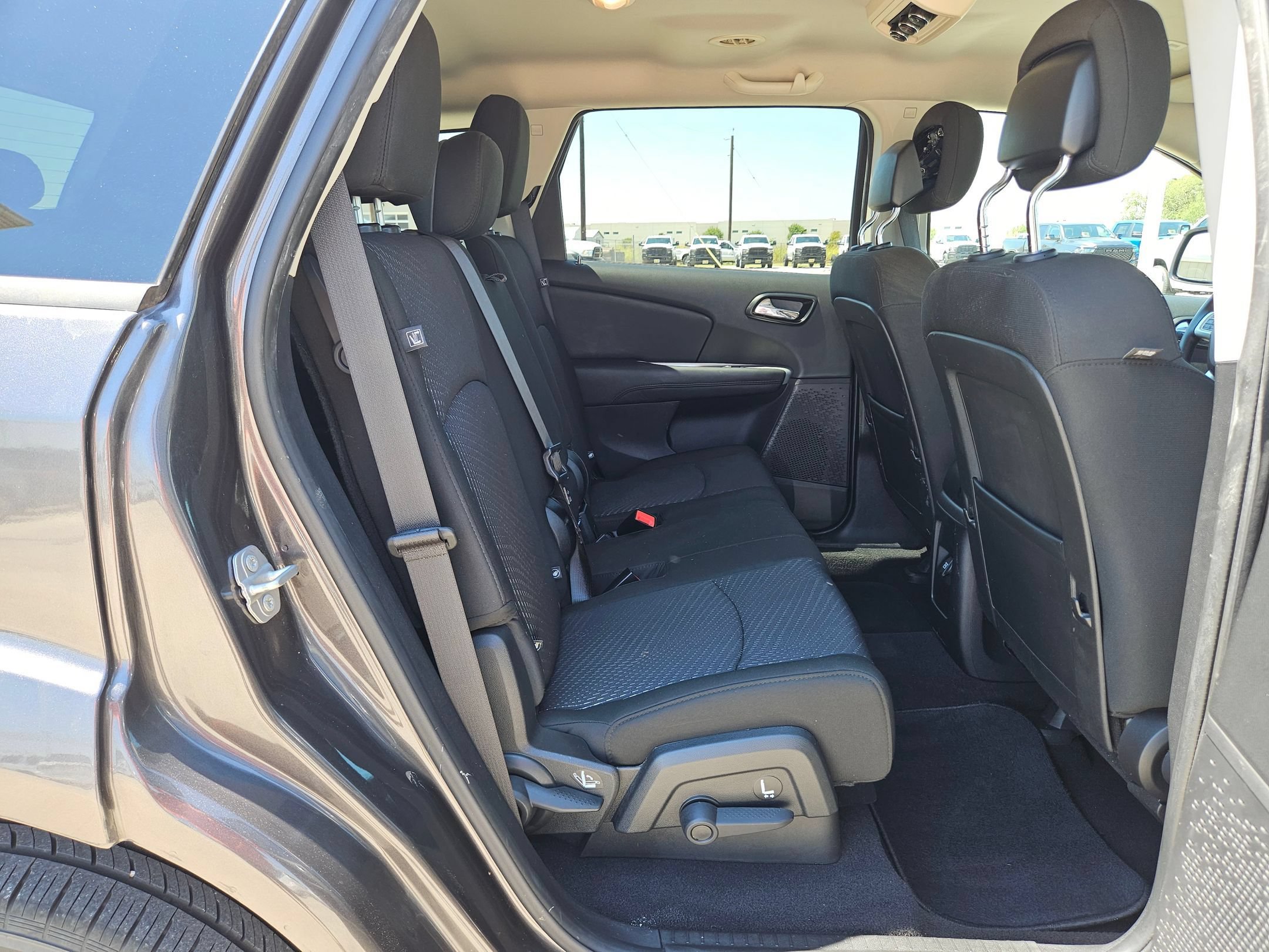 Used 2020 Granite Pearlcoat Dodge SE Value image 24