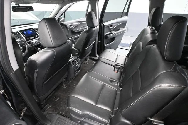 Used 2016 Black Honda EX-L image 33