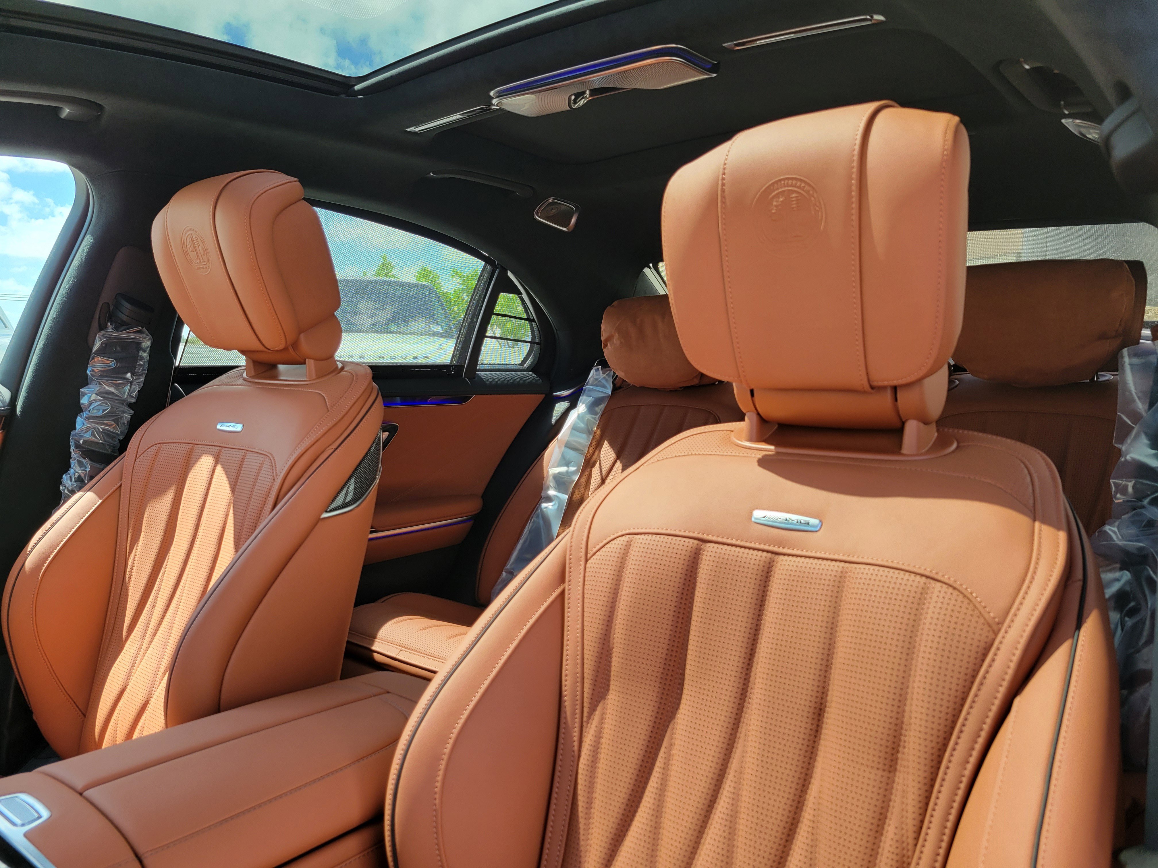 New 2026 MANUFAKTUR Moonlight White Magno Mercedes-Benz AMG® S 63 E 4MATIC® Sedan image 51