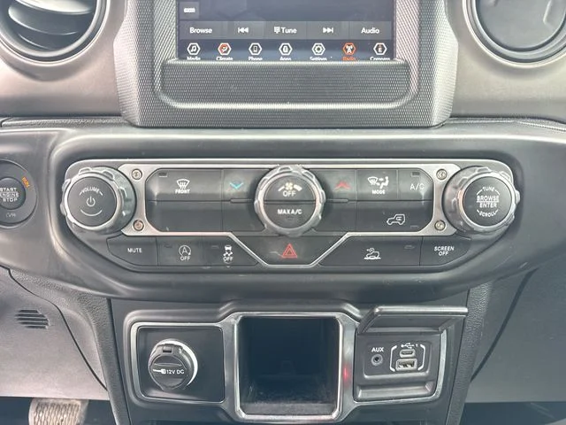 Used 2022 Black Jeep Unlimited Sport image 18
