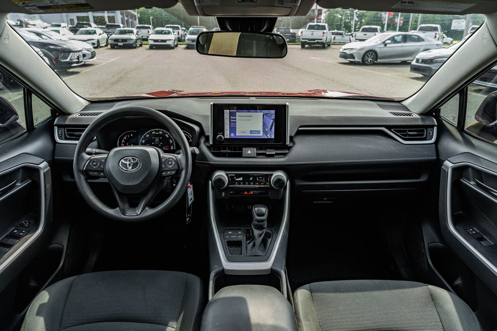 2023 Toyota RAV4 LE - Photo 21