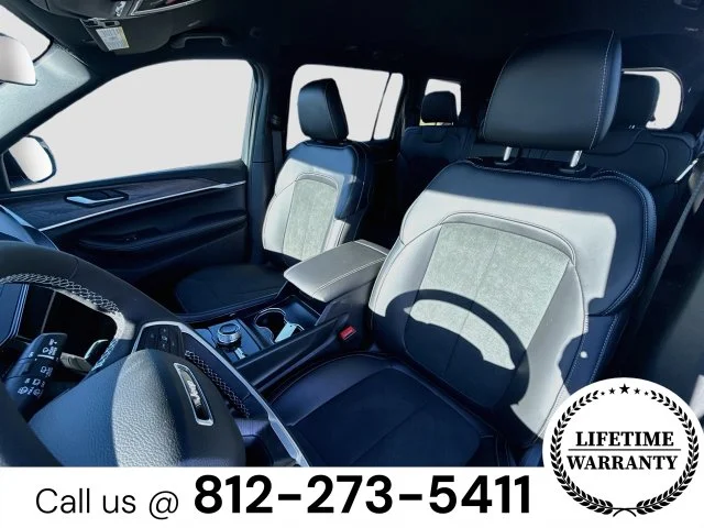 New 2027 White Jeep Laredo Altitude image 17