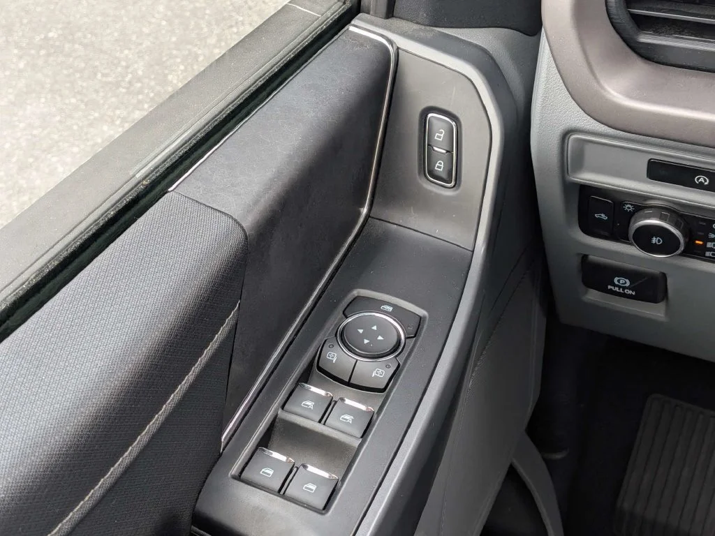 Certified Used 2025 Oxford White Ford XLT image 19