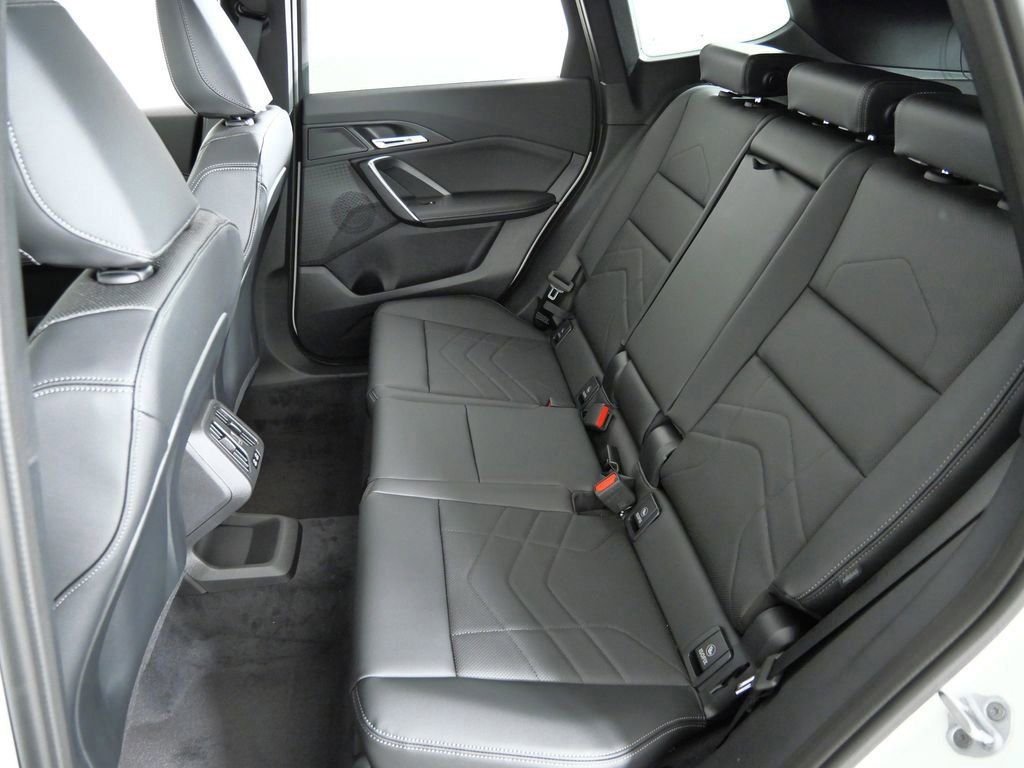Used 2026 Alpine White BMW xDrive28i image 31