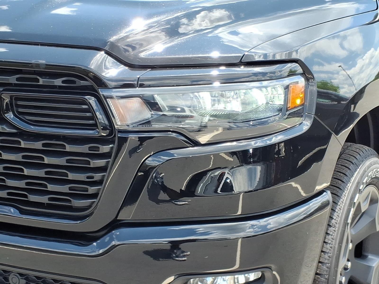 New 2026 Diamond Black Crystal Pearl-Coat Exterior Paint RAM Express image 15