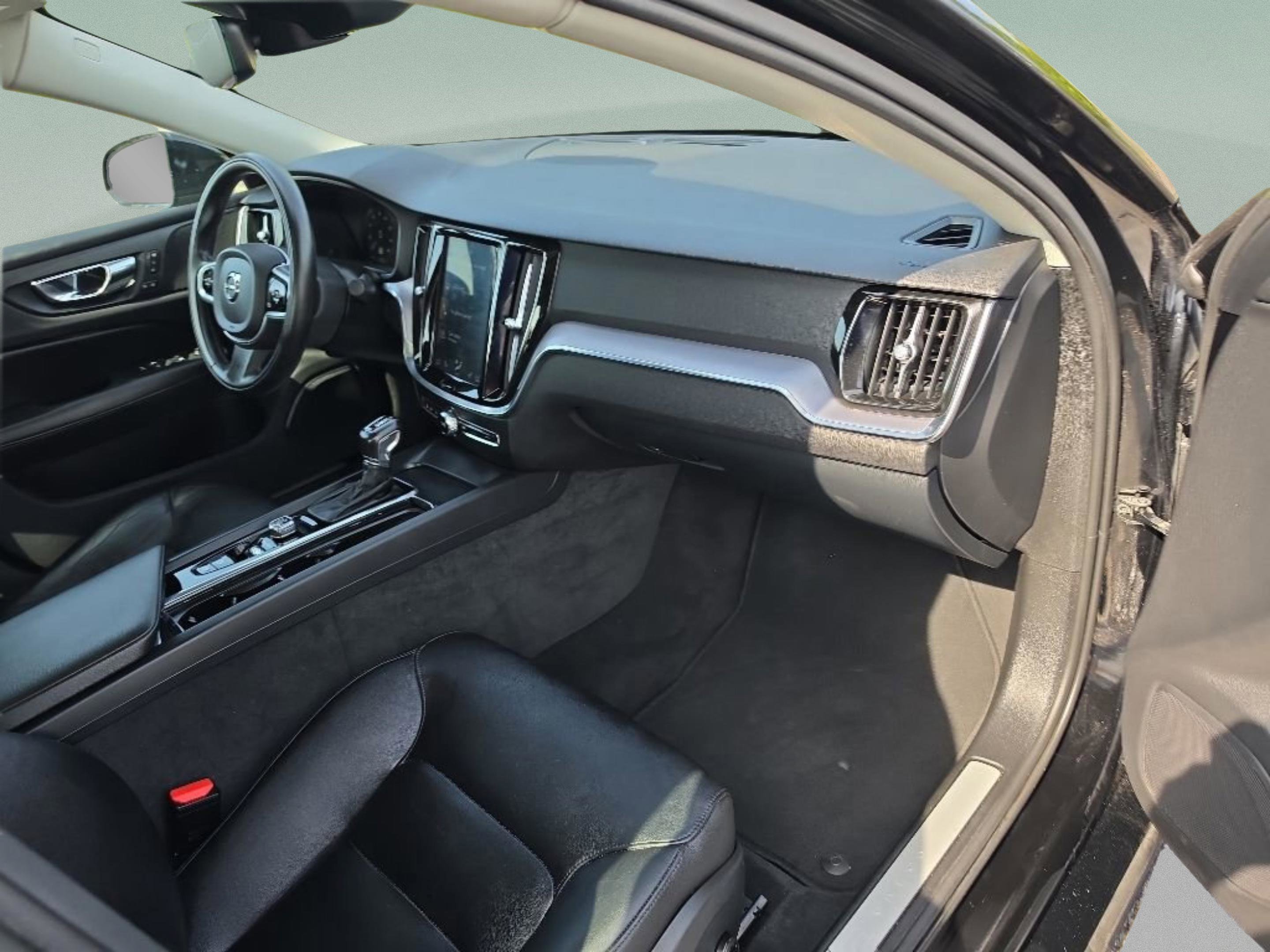 2020 Volvo S60 Momentum - Photo 26