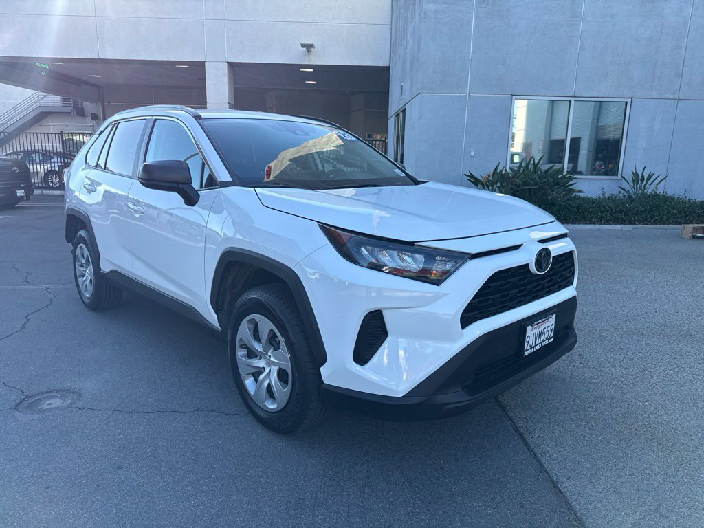 Used 2021 White Toyota LE image 3
