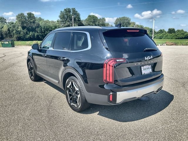 Used 2023 Ebony Black Kia S image 16