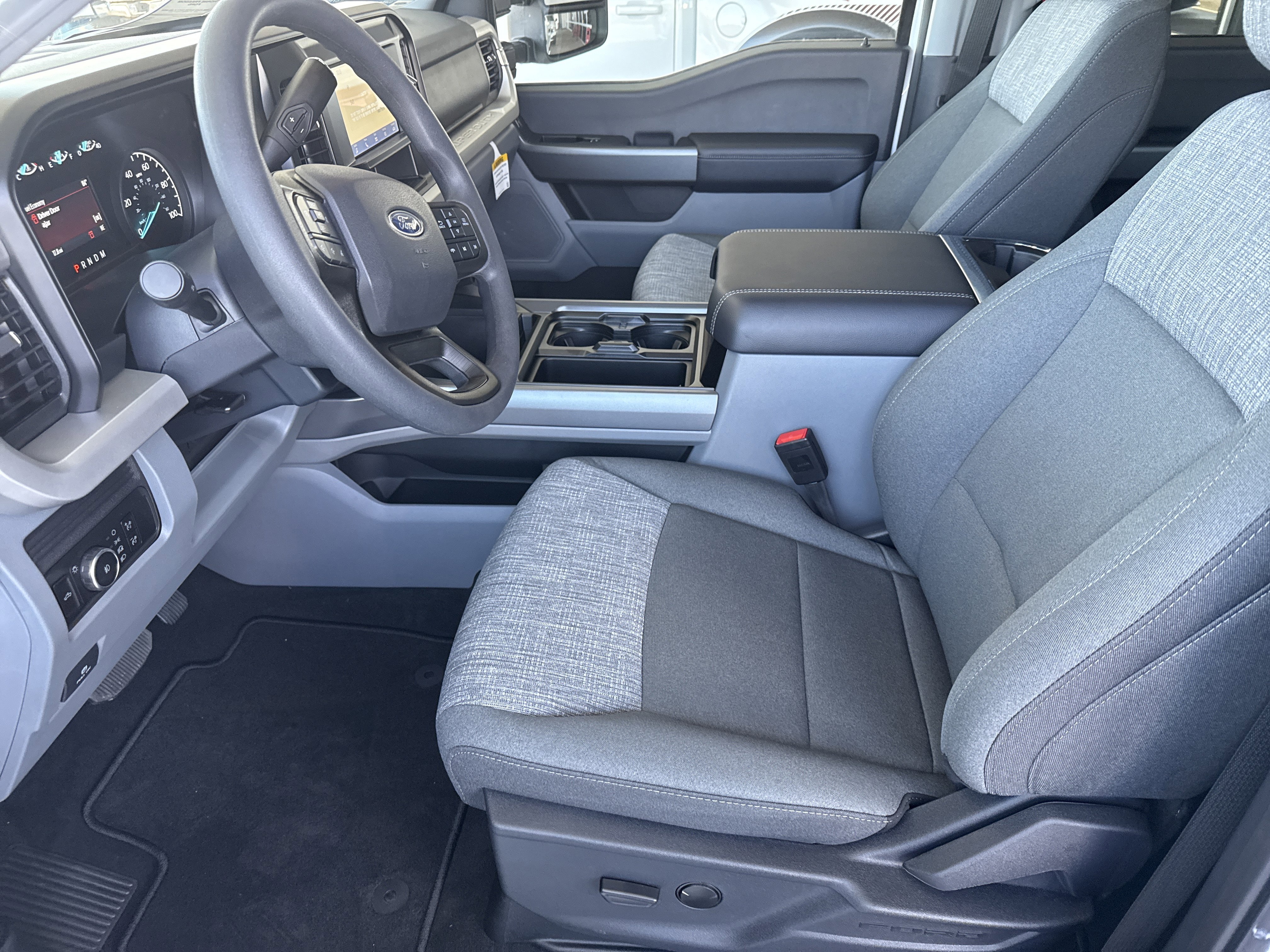 2026 Ford F-350 Super Duty XLT - Photo 17