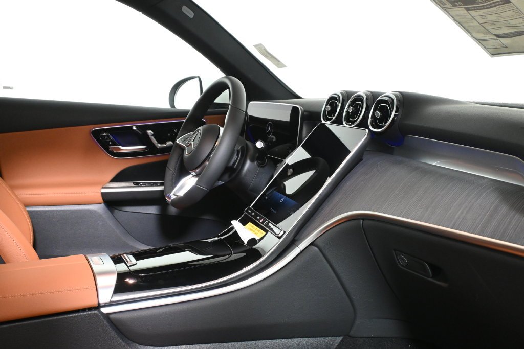 New 2027 Polar White Mercedes-Benz GLC 300 image 28