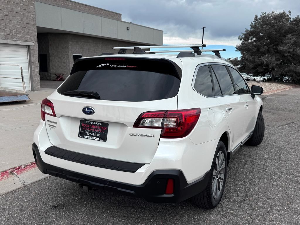 Used 2018 White Subaru 2.5i image 8