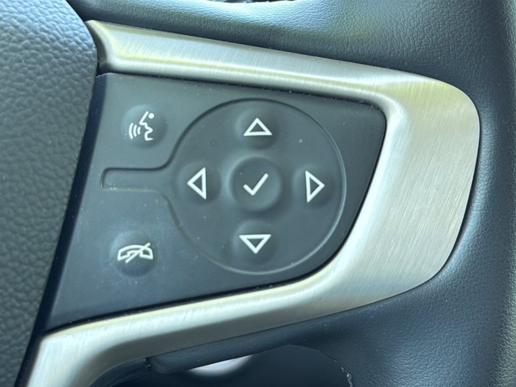Used 2023 White GMC Denali image 19