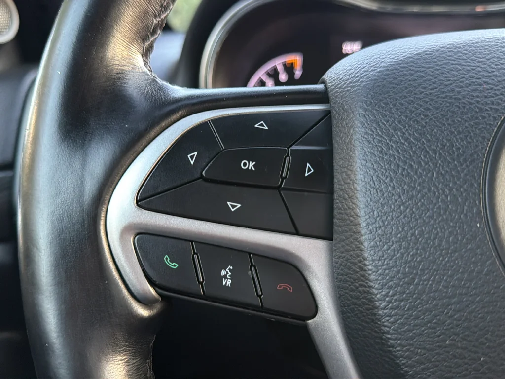 Used 2021 Gray Jeep Laredo X image 16