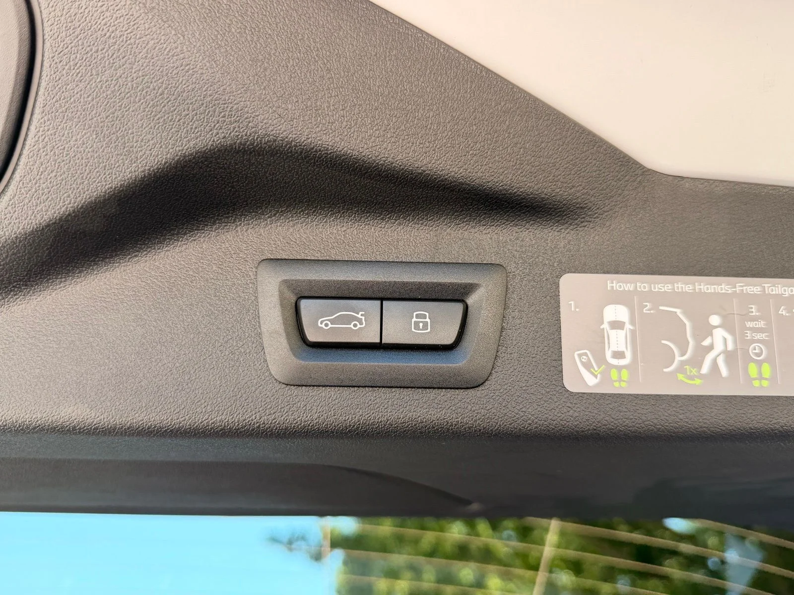 New 2027 Mineral White Metallic BMW xDrive40i image 21