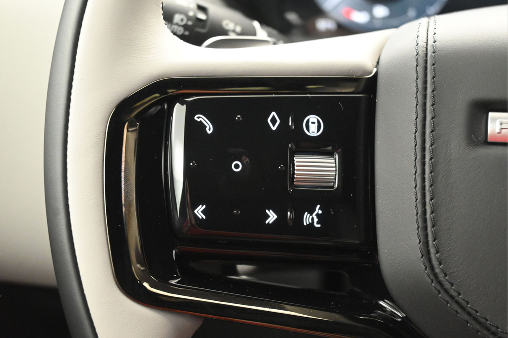 New 2026 White Land Rover S image 15